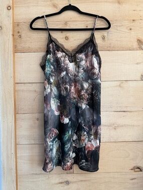 Victoria’s Secret Chemise Slip Dress Black Floral Black Lace Trim Size XS